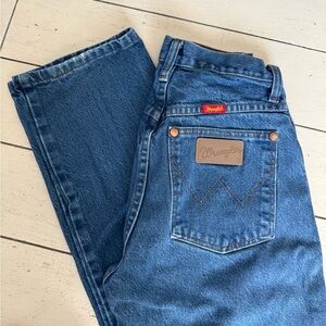 Wrangler Women’s Classic Indigo Straight Jeans